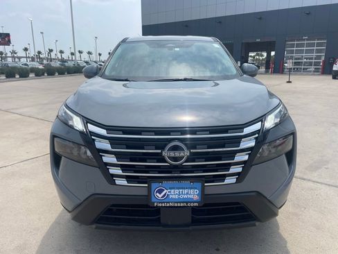 Certified 2026 Nissan Rogue SV FWD image 6