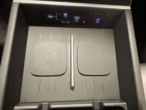 Used 2024 Hyundai Santa Fe Limited image 18