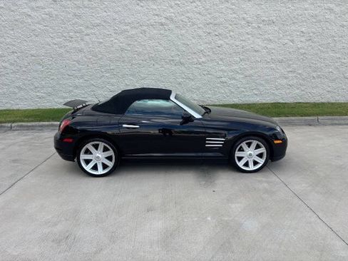 Used 2005 Chrysler Crossfire Limited image 25
