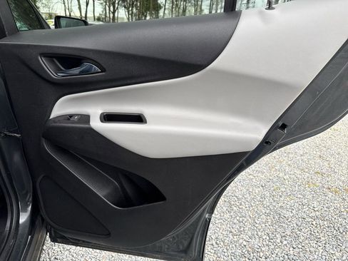 Used 2018 Chevrolet Equinox LT image 21