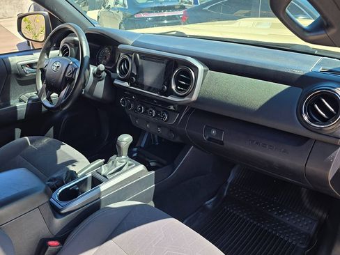 Used 2017 Toyota Tacoma TRD Sport w/ Tow Package image 14