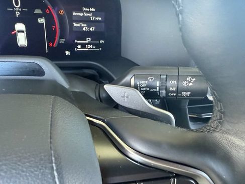 Used 2024 Lexus GX 550 w/ Accessory Package (Z1) AWD/4WD image 19