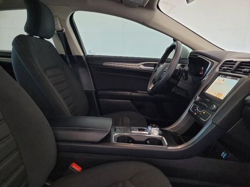 Used 2019 Ford Fusion SE FWD image 21