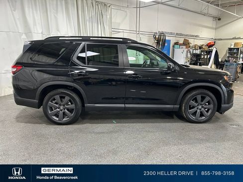 Certified 2025 Honda Pilot Sport image 9