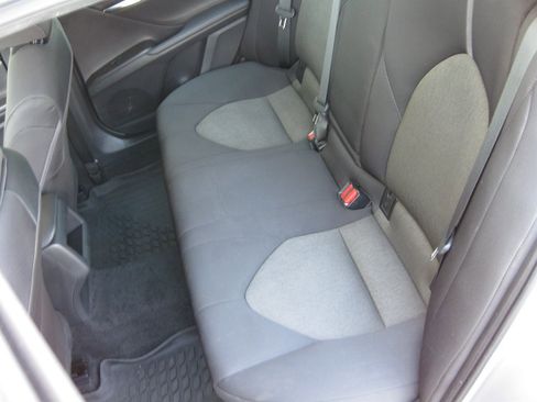 Used 2021 Toyota Camry LE image 28