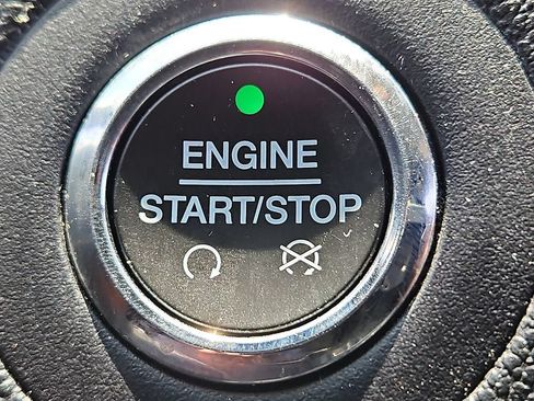 Used 2019 Ford Explorer XLT w/ Class III Trailer Tow Package AWD/4WD image 25