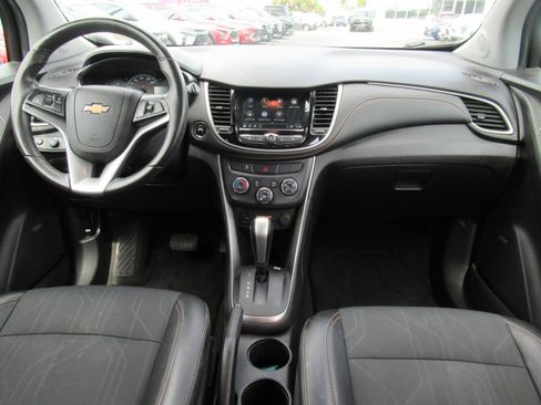 Certified 2018 Chevrolet Trax LT w/ Sun & Sound Package AWD/4WD image 12
