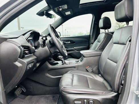 Used 2023 Chevrolet Traverse RS image 24