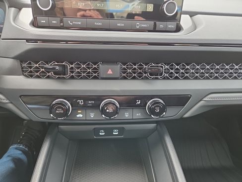 New 2025 Honda Accord LX image 25