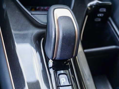 Used 2025 Toyota Crown Signia XLE image 23