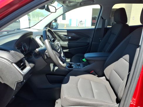 Used 2023 GMC Terrain SLE w/ Driver Convenience Package FWD image 24