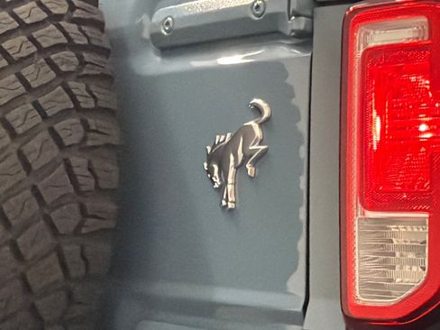 Used 2023 Ford Bronco 2-Door w/ Sasquatch Package image 8