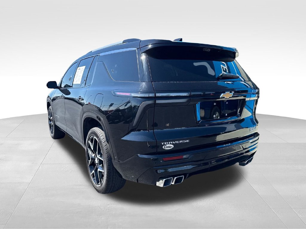 Used 2025 Chevrolet Traverse High Country FWD image 3