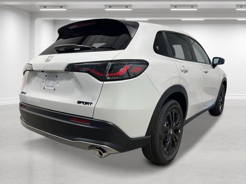 New 2026 Honda HR-V Sport image 3