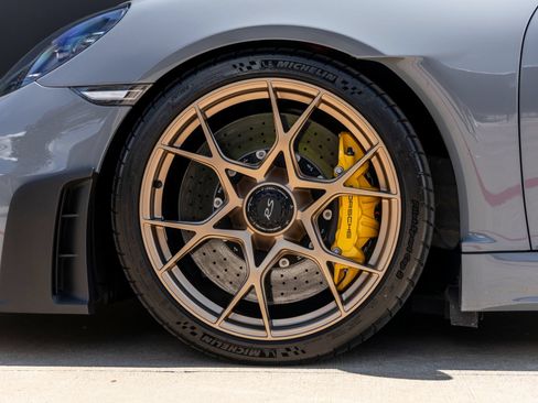 Certified 2024 Porsche 718 Cayman GT4 RS RWD image 21