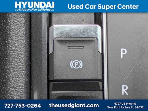 Used 2018 Volkswagen Tiguan SE FWD image 30