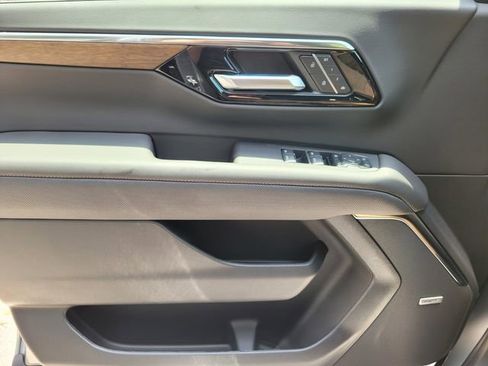 New 2025 Chevrolet Suburban High Country image 22