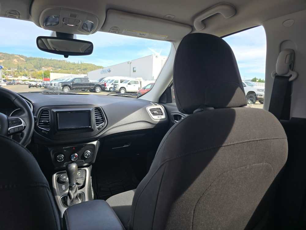 Used 2018 Jeep Compass Sport AWD/4WD image 14