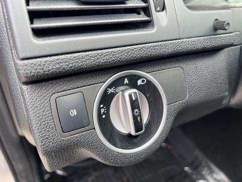 Used 2011 Mercedes-Benz C 300 Sedan image 19