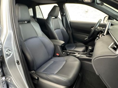 Used 2025 Toyota Corolla Cross AWD Hybrid w/ Convenience Package image 53