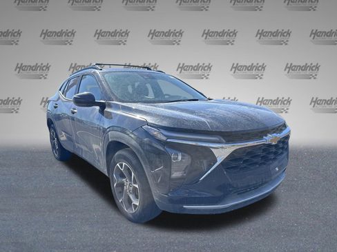 Certified 2024 Chevrolet Trax LT w/ Driver Confidence Package image 2