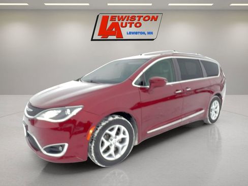 Used 2018 Chrysler Pacifica Touring-L Plus w/ Tire & Wheel Group image 1