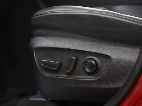 Used 2023 Toyota Highlander Platinum image 24