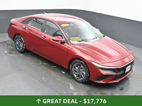 Used 2024 Hyundai Elantra SEL image 37