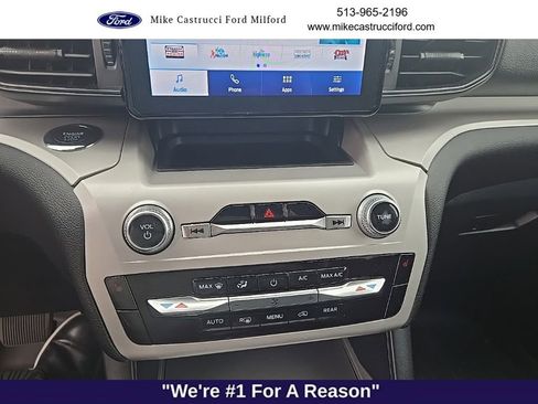Used 2023 Ford Explorer XLT AWD/4WD image 8