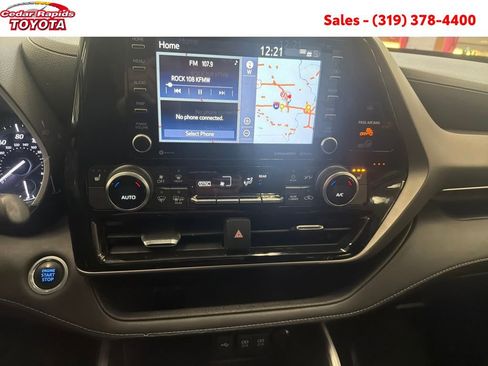 Certified 2021 Toyota Highlander XLE image 19