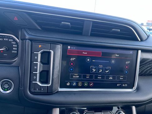 Used 2021 GMC Yukon Denali w/ Denali Ultimate Package AWD/4WD image 18