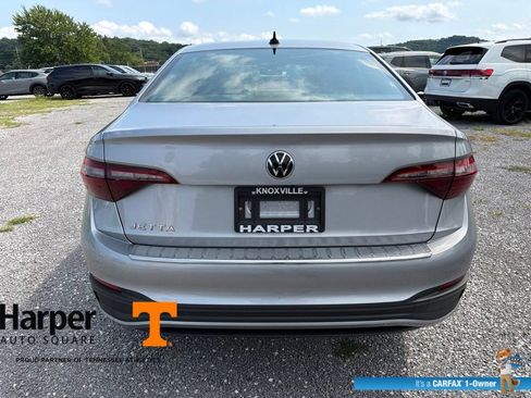 Used 2024 Volkswagen Jetta Sport FWD image 4