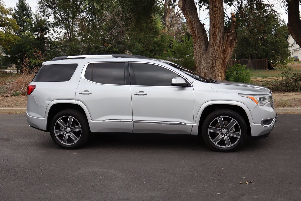 Used 2017 GMC Acadia Denali AWD/4WD image 3