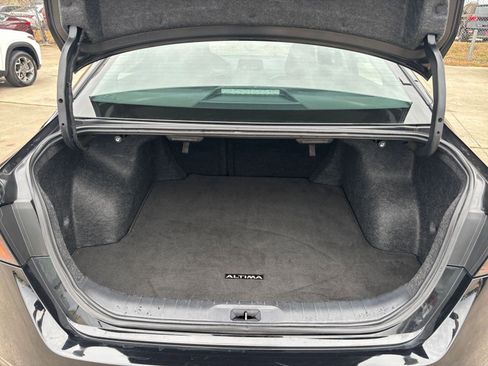 Used 2025 Nissan Altima 2.5 SV image 31