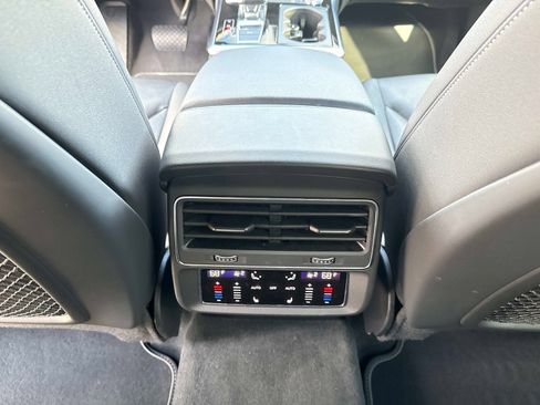 Used 2021 Audi Q8 Premium Plus w/ Premium Plus Package image 18