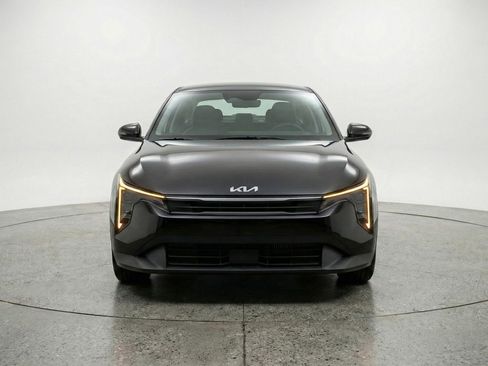 Used 2025 Kia K4 LXS FWD image 2