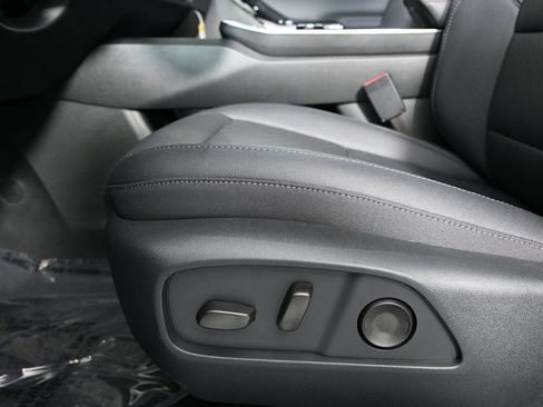 New 2026 Chevrolet Equinox LT w/ Convenience Package II AWD/4WD image 21