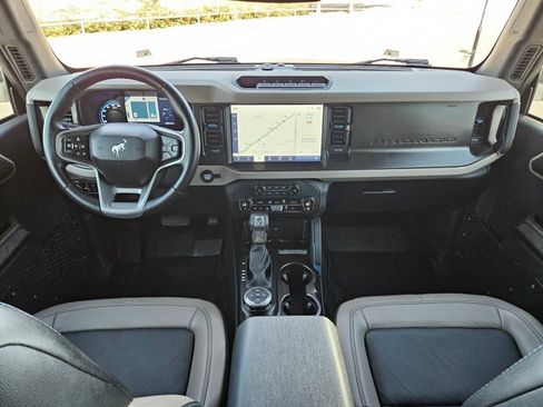 Used 2023 Ford Bronco Wildtrak AWD/4WD image 18
