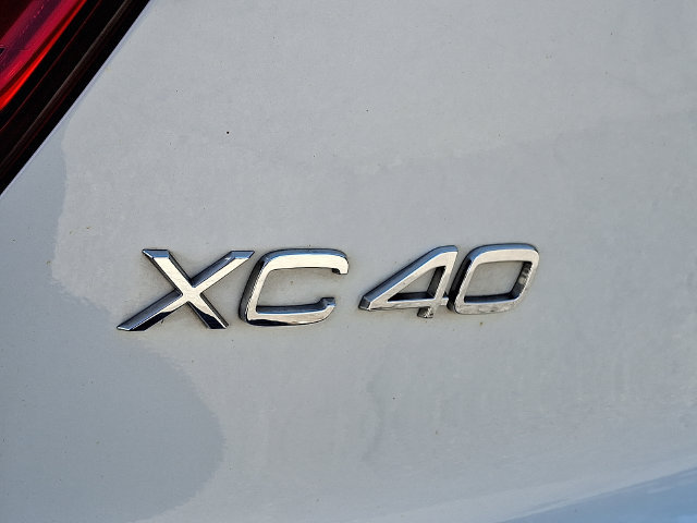 Used 2021 Volvo XC40 T5 R-Design w/ Advanced Package AWD/4WD image 33