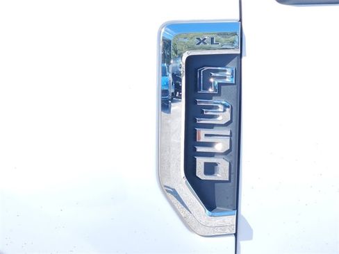 Used 2022 Ford F350 XL w/ Power Equipment Group image 8