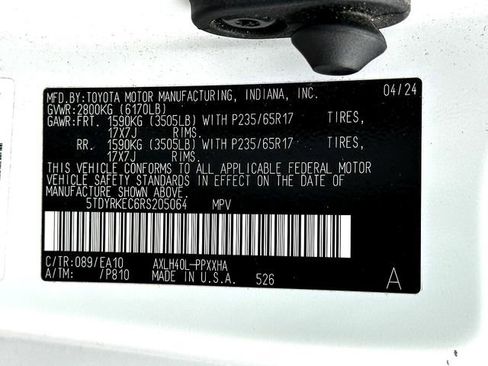 Used 2024 Toyota Sienna XLE FWD image 32
