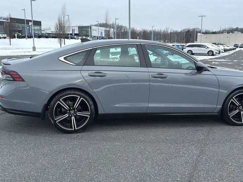 Used 2023 Honda Accord Sport image 4