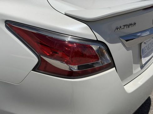 Used 2014 Nissan Altima 2.5 SL w/ Moonroof Package FWD image 14