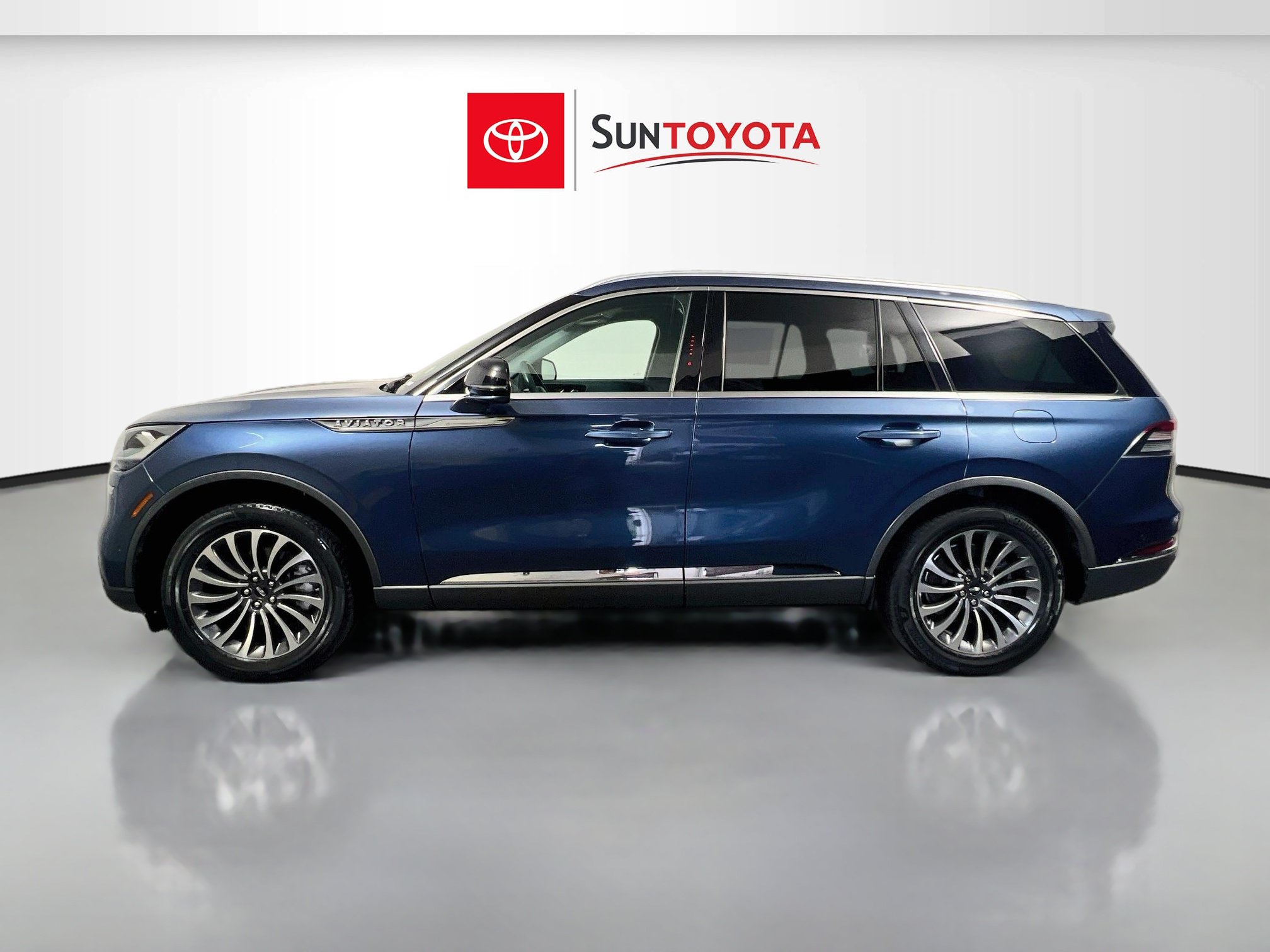 Used 2020 Lincoln Aviator Reserve w/ Equipment Group 201A AWD/4WD image 7