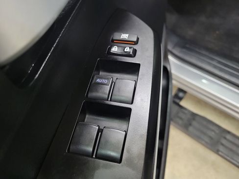 Used 2017 Toyota Tundra SR5 image 19