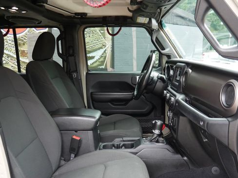 Used 2020 Jeep Gladiator Sport w/ Quick Order Package 24S AWD/4WD image 8