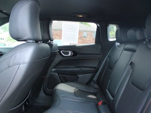 Used 2025 Jeep Compass Trailhawk w/ Trailhawk Convenience Group AWD/4WD image 29