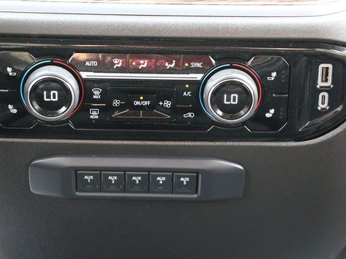 Used 2024 Chevrolet Silverado 3500 LT w/ Convenience Package AWD/4WD image 16