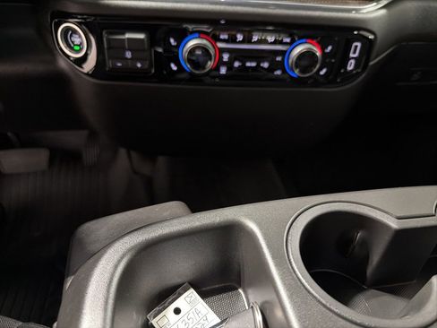 Certified 2024 Chevrolet Silverado 1500 LT image 30