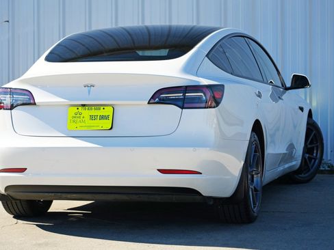 Used 2021 Tesla Model 3 Standard Range Plus image 5